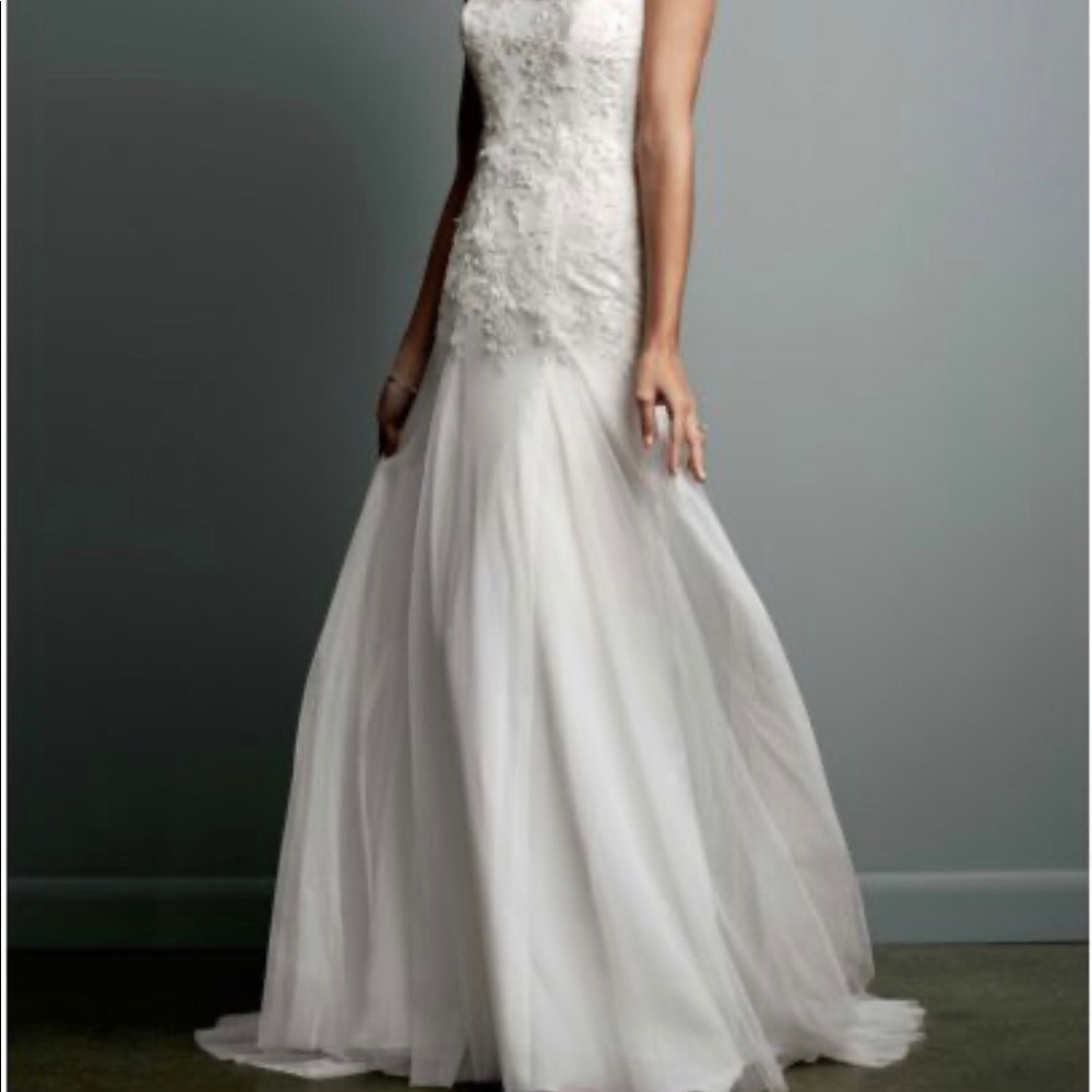 Never Worn Wedding Dress Size 6